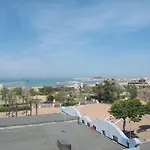 Crosal Hotel