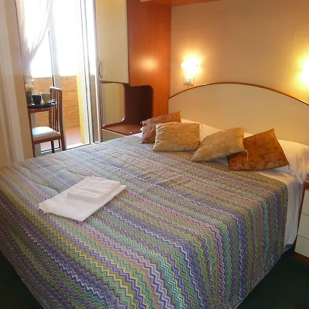 Hotel Crosal 3*