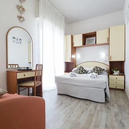 Crosal Hotel
