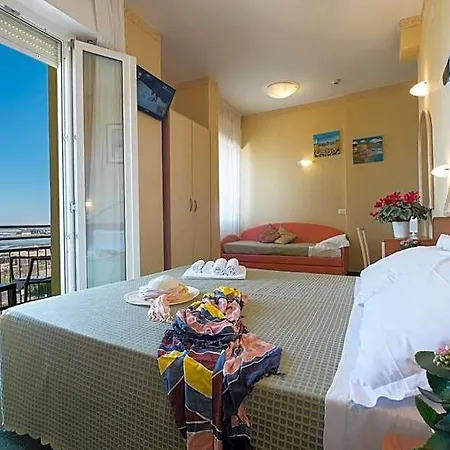 Hotel Crosal Rímini