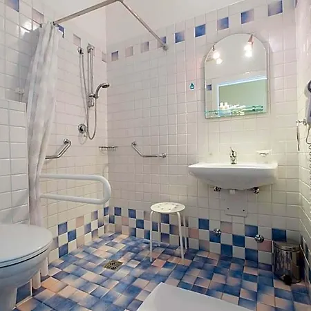 Hotel Crosal 3*