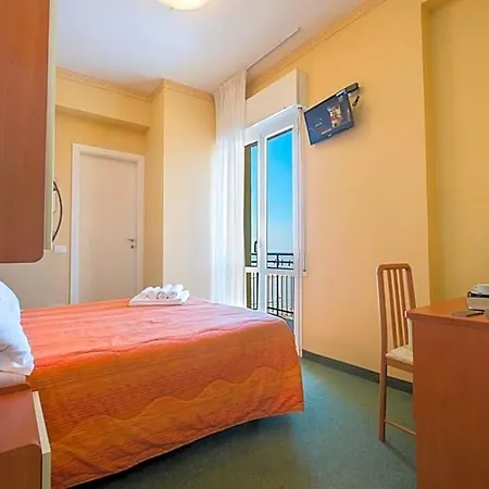 Crosal Hotel Rímini