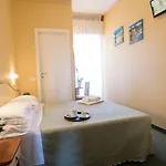 Crosal Hotel