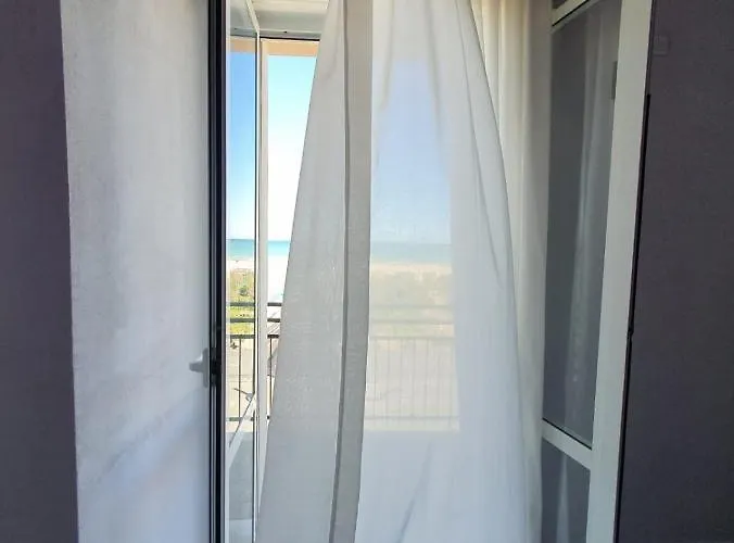 Crosal 3* רימיני