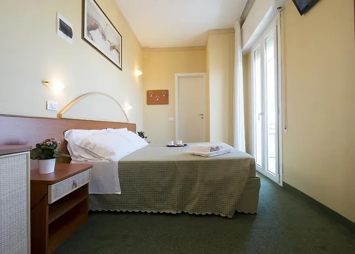 Crosal 3* רימיני