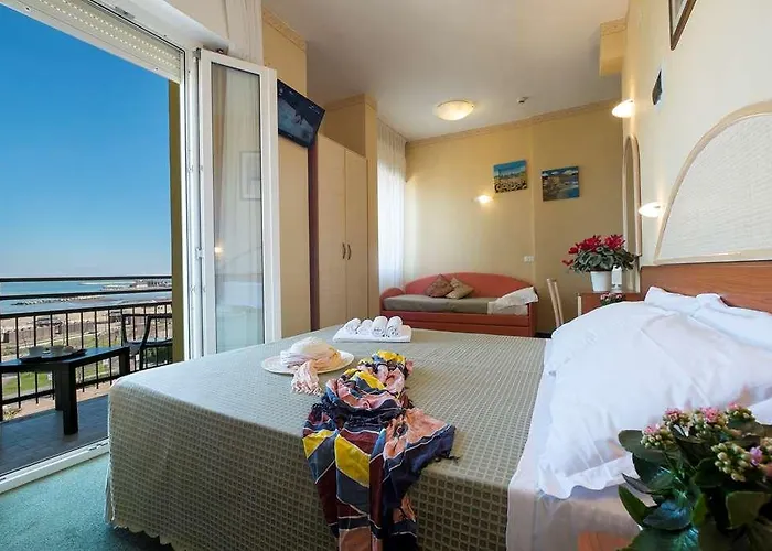 Crosal 3* רימיני